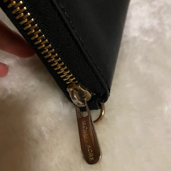 Michael Kors wallet - Picture 3 of 4